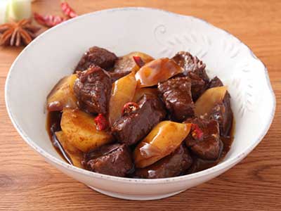 经典家常菜土豆烧牛肉的做法