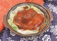 酱汁肘子湘菜 肘子焖芋头相片