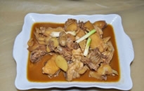 蒜苗炒鸡块 农家炒鸡块