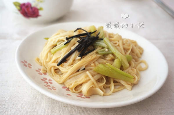 秋葵素面 西红柿秋葵素面怎么做