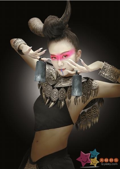 杨丽萍经典舞台照 艺人杨丽萍视频