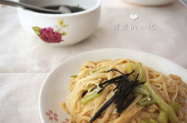 秋葵素面 西红柿秋葵素面怎么做