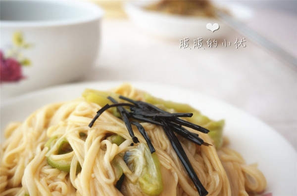 秋葵素面 西红柿秋葵素面怎么做