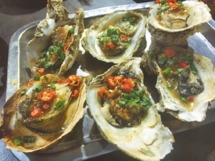 晚上美食诱人的图片 夜晚的美食图片