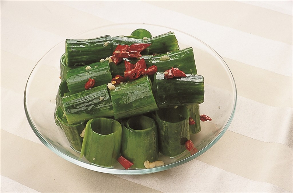 蒜泥黄瓜卷的做法 蒜泥黄瓜凉菜怎么做