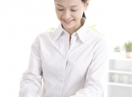 美女做西红柿炒蛋 美女做美食甜品