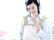 用蔬菜水果做的美女 泰国街头美食切水果