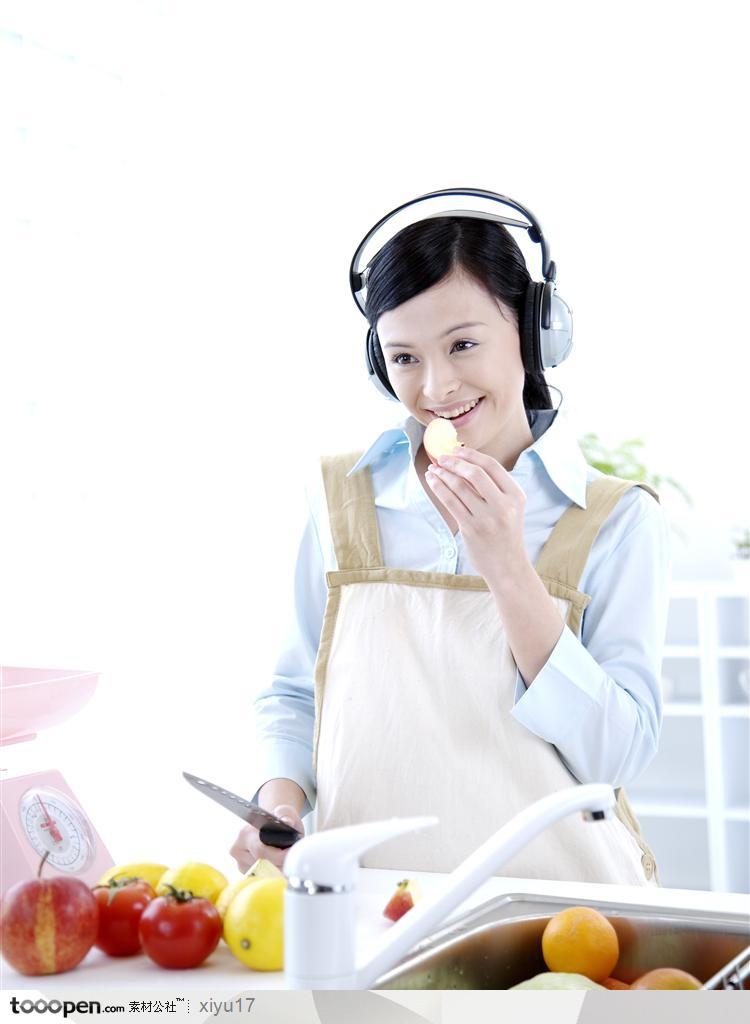 用蔬菜水果做的美女 泰国街头美食切水果