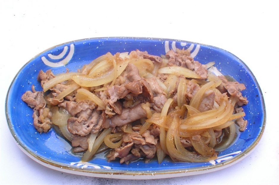 洋葱炒牛肉片的日式料理 洋葱炒牛肉图片大全
