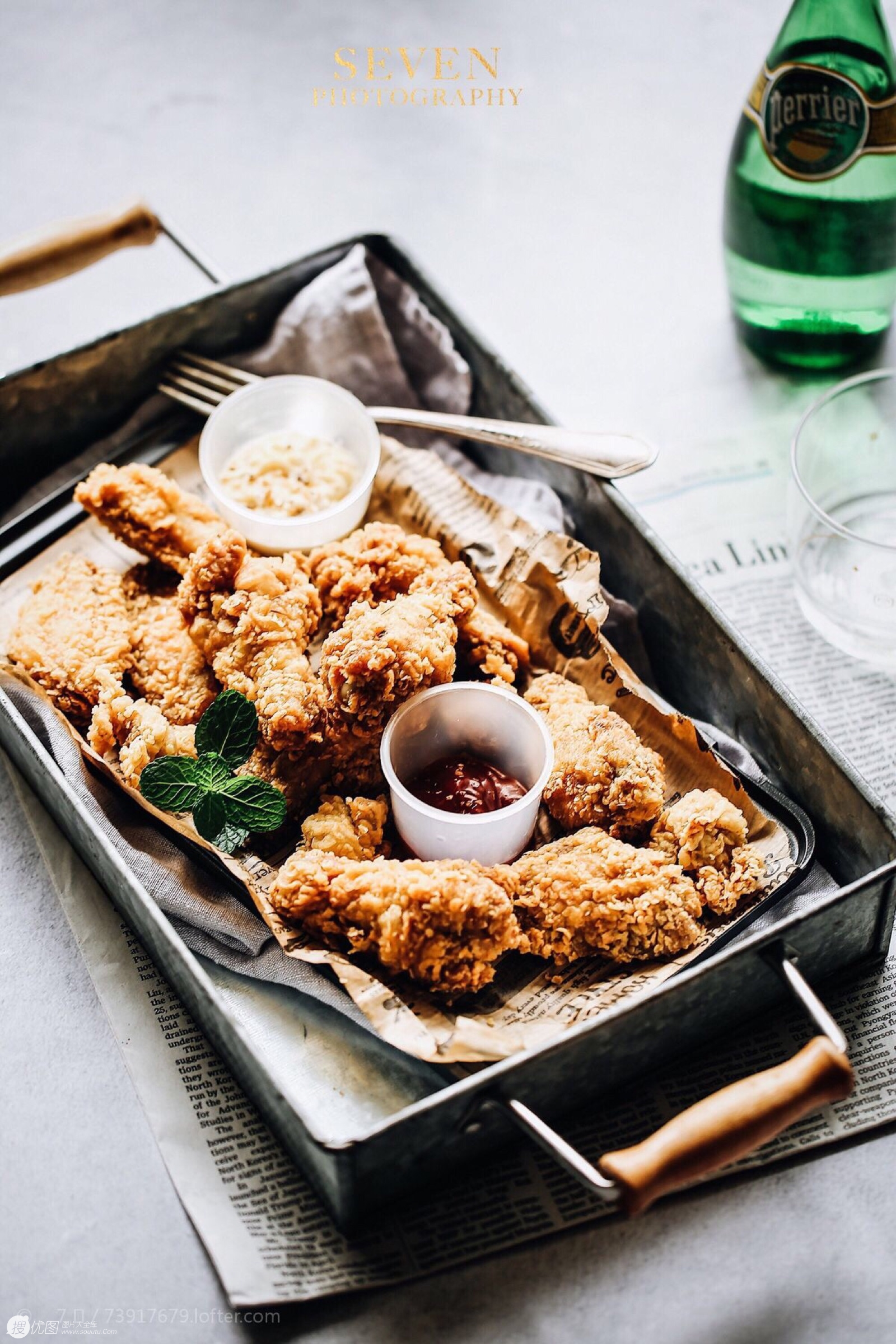 饺子_煎饺_大闸蟹_炸鸡腿和各种酱料的精美摄影图片