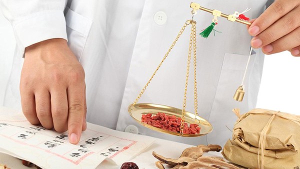 脂肪含量最高的干果是什么？坚果有哪些营养保健作用？