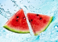 夏天的西瓜怎么形容 夏天到了你吃西瓜了吗