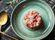精美盘子装美食 装在盘子里的美食图片