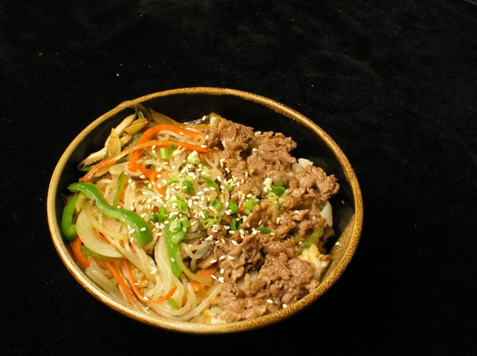酱烧排骨饭图片 羊肉炒粉盖饭高清图片