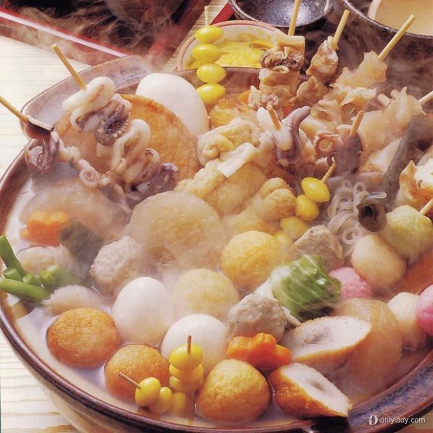 冬天吃热腾腾的关东煮 带汤的关东煮暖胃文案