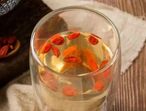 如何抑制小腹脂肪堆积?这5款茶喝了变苗条