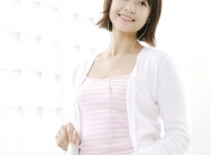 一个女孩在家做美食教程 真人出镜做饭美食教程