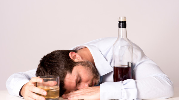 龙眼有酒味还能吃吗？龙眼软了还能吃吗？