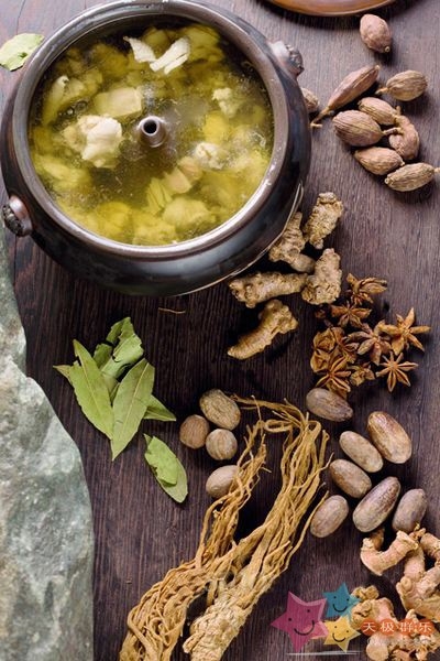 云南绝美十大仙境美食 七彩云南旅游吃什么