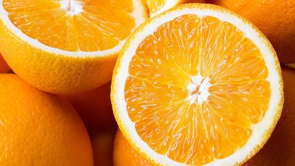 冰糖柠檬上有一层白色是坏了吗?冰糖橙具有哪些功效?