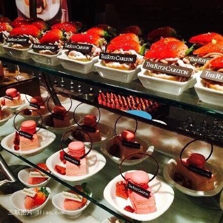 草莓甜品美食制作 制作草莓甜品