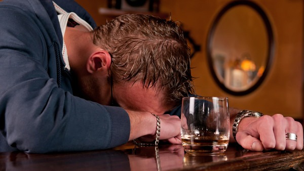 喝酒不能开车怎么办？喝蜂蜜水可以快速解酒吗？