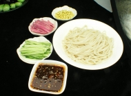 炸酱面家常美食 炸酱面的图片大全