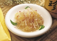 特色菜黄瓜拌海蜇 萝卜块拌海蜇
