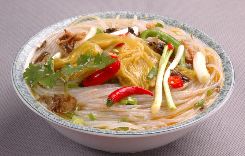 芹菜粉丝肉 老东北美食粉条炒芹菜