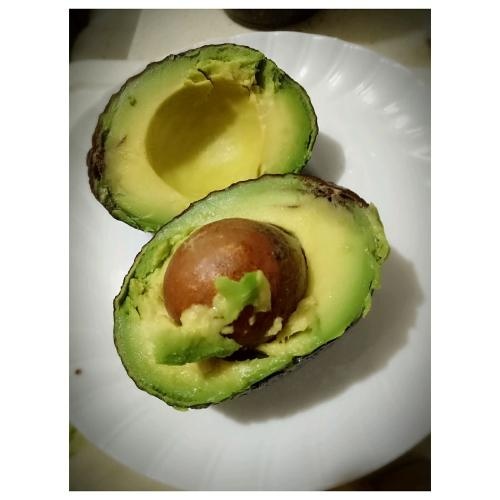 熟透的牛油果吃法 熟透的牛油果图片