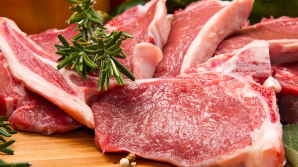 如何才能挑选好的羊肉？羊肉买回来后的处理方法