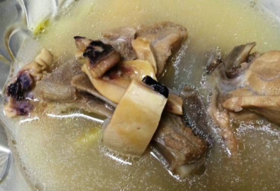 羊肉煲汤搭配什么药材最好?羊肉煲汤的技巧