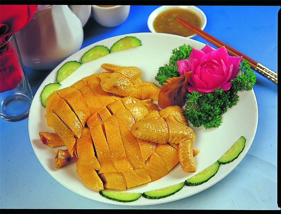 白切鸡属于凉菜还是热菜 白切鸡凉菜摆盘图片