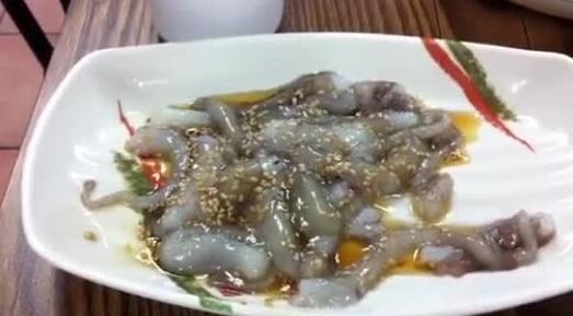 英雄干了这碗翔！看吐你的重口味食物