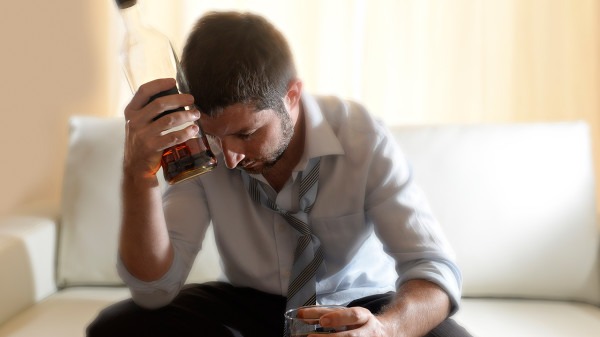 桑椹干解酒的副作用大吗?隔夜的桑葚还能吃?