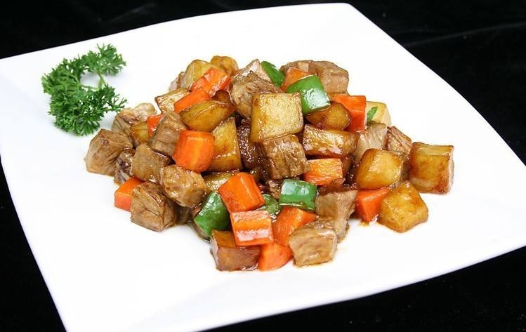 土豆牛肉的图片高清大图 牛肉块土豆